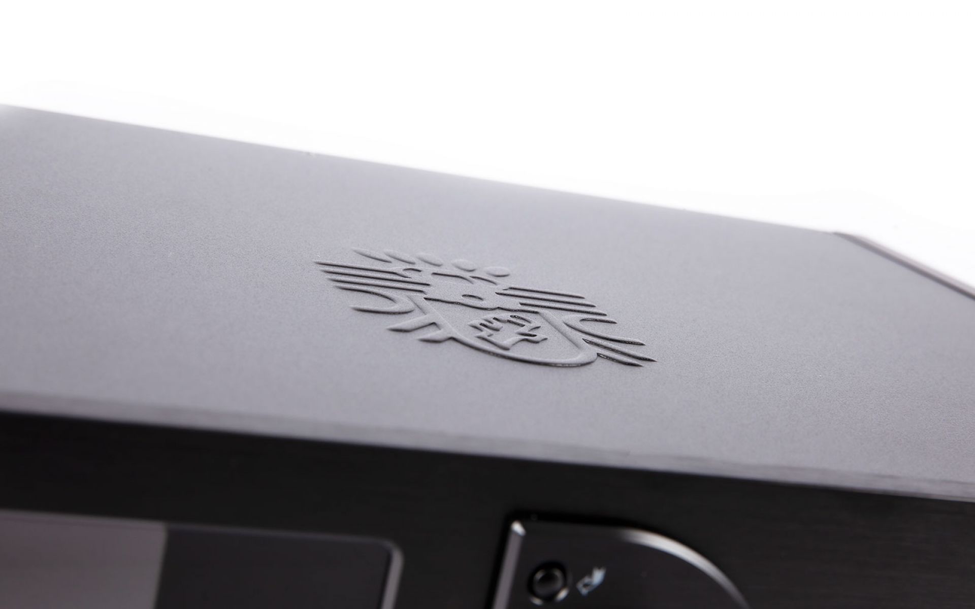 CVR_100_HP_Black_Galerie_V2_1920x1920